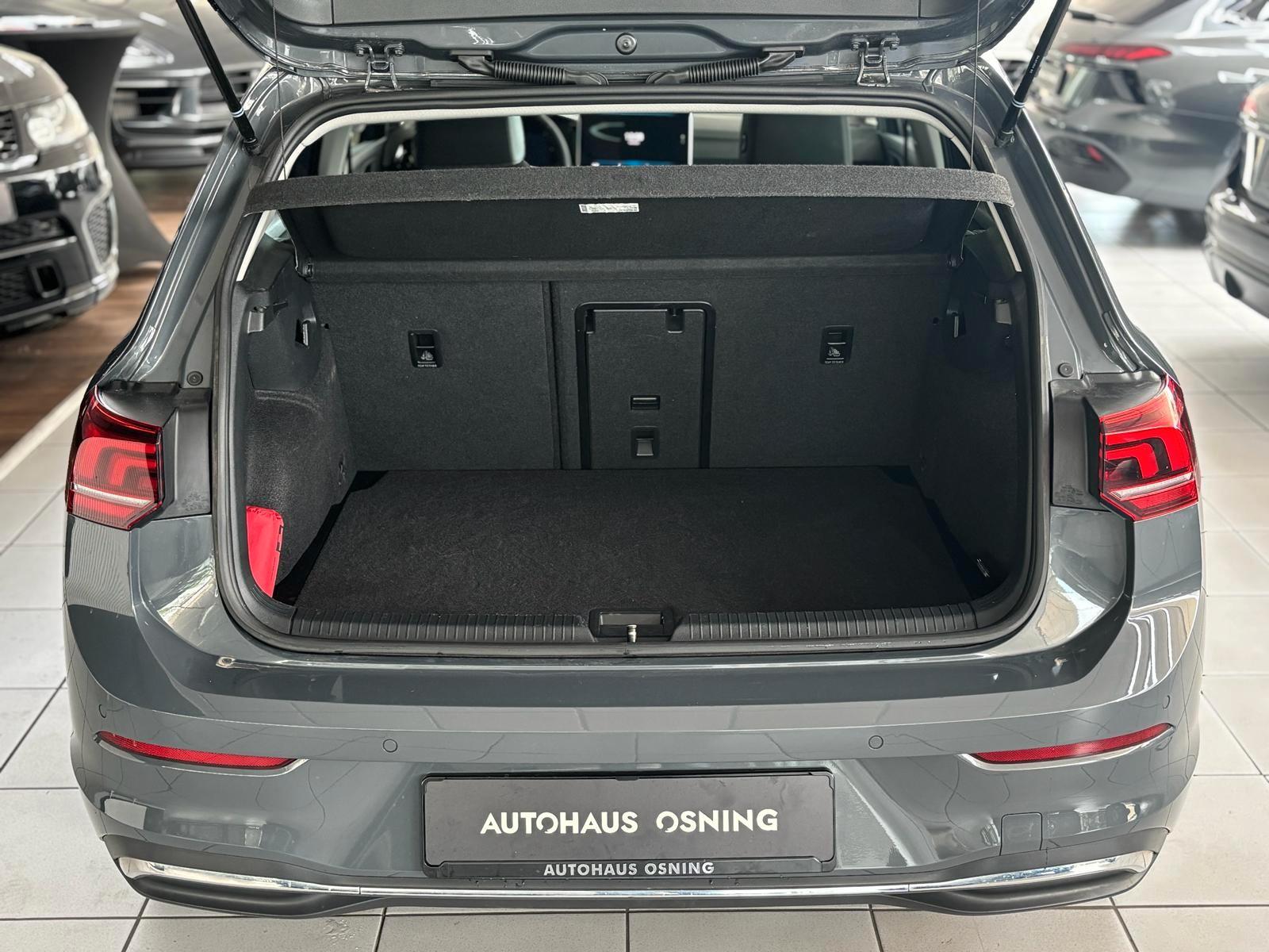 Volkswagen Golf VIII Lim. 1.5 eTSI 1.HAND GOAL NAVI DSG LED, миниатюра 7