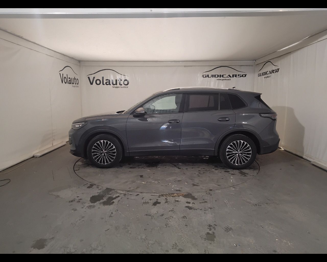 Volkswagen VOLKSWAGEN Tiguan III 2024 - Tiguan 1.5 etsi Edi imagem 3