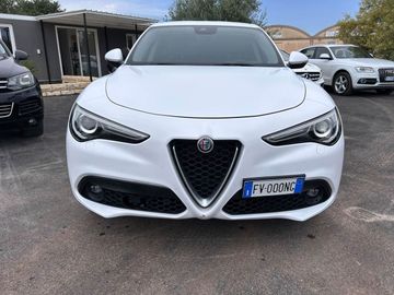Alfa-Romeo Stelvio - 2
