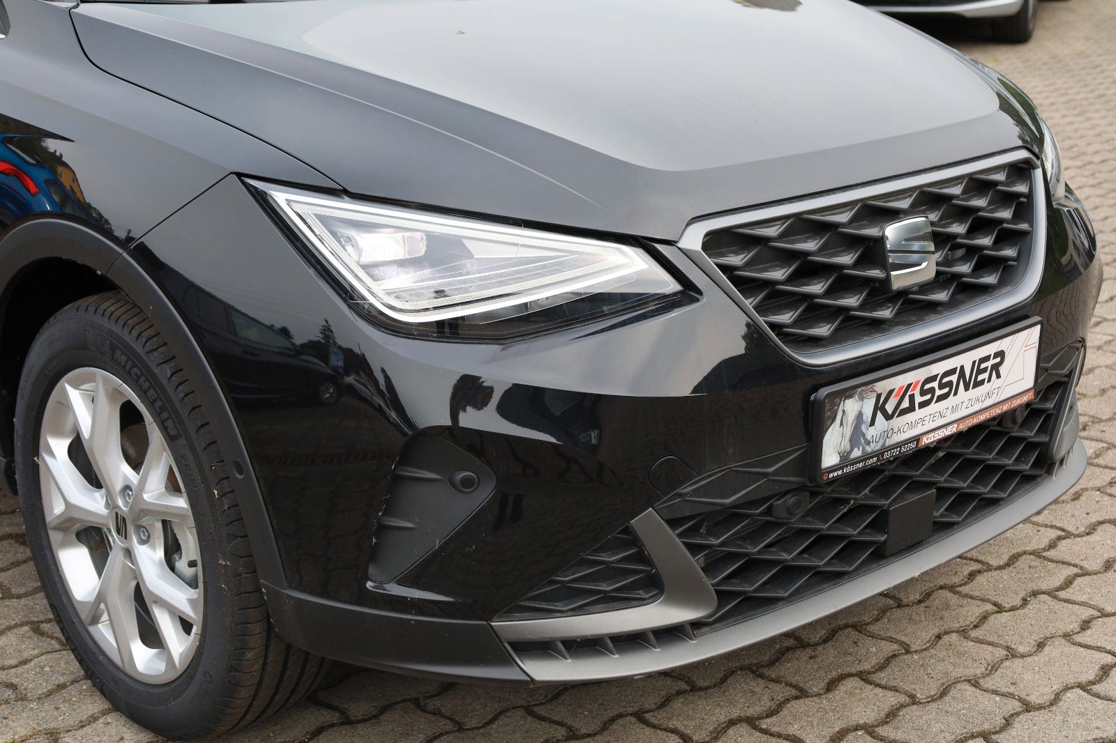 Fahrzeugabbildung SEAT Arona FR 1.0 TSI DSG *Mirror Link*Voll-LED*AHZV