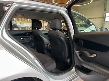 Mercedes-Benz C 220 *Keyless*Memory*PDC*ACC*AHK*SpurHT*NAVI*