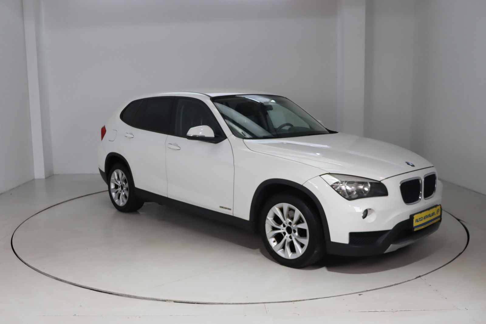 Fahrzeugabbildung BMW X1 sDrive 18i * Sitzhzg. * PDC