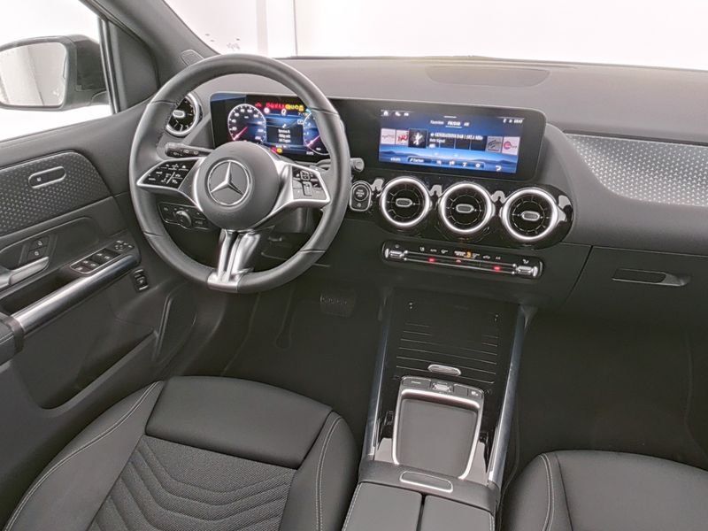 Fahrzeugabbildung Mercedes-Benz B 200 Progressive*Night*Kamera*LED*18"*Carplay*