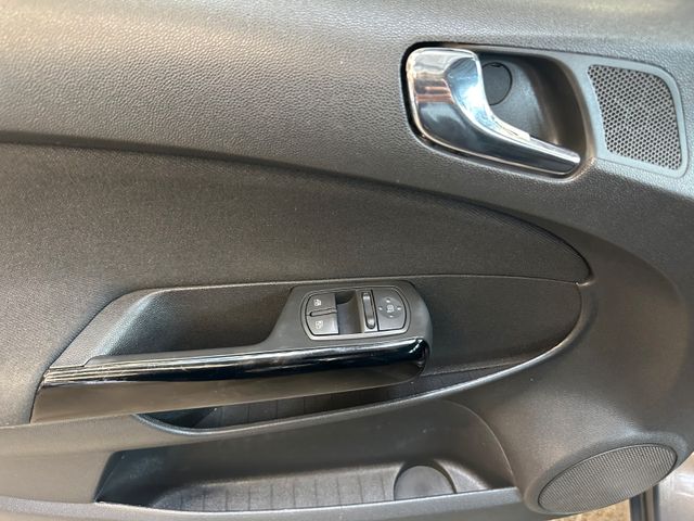 Opel Corsa D Selective *Klimaanlage*