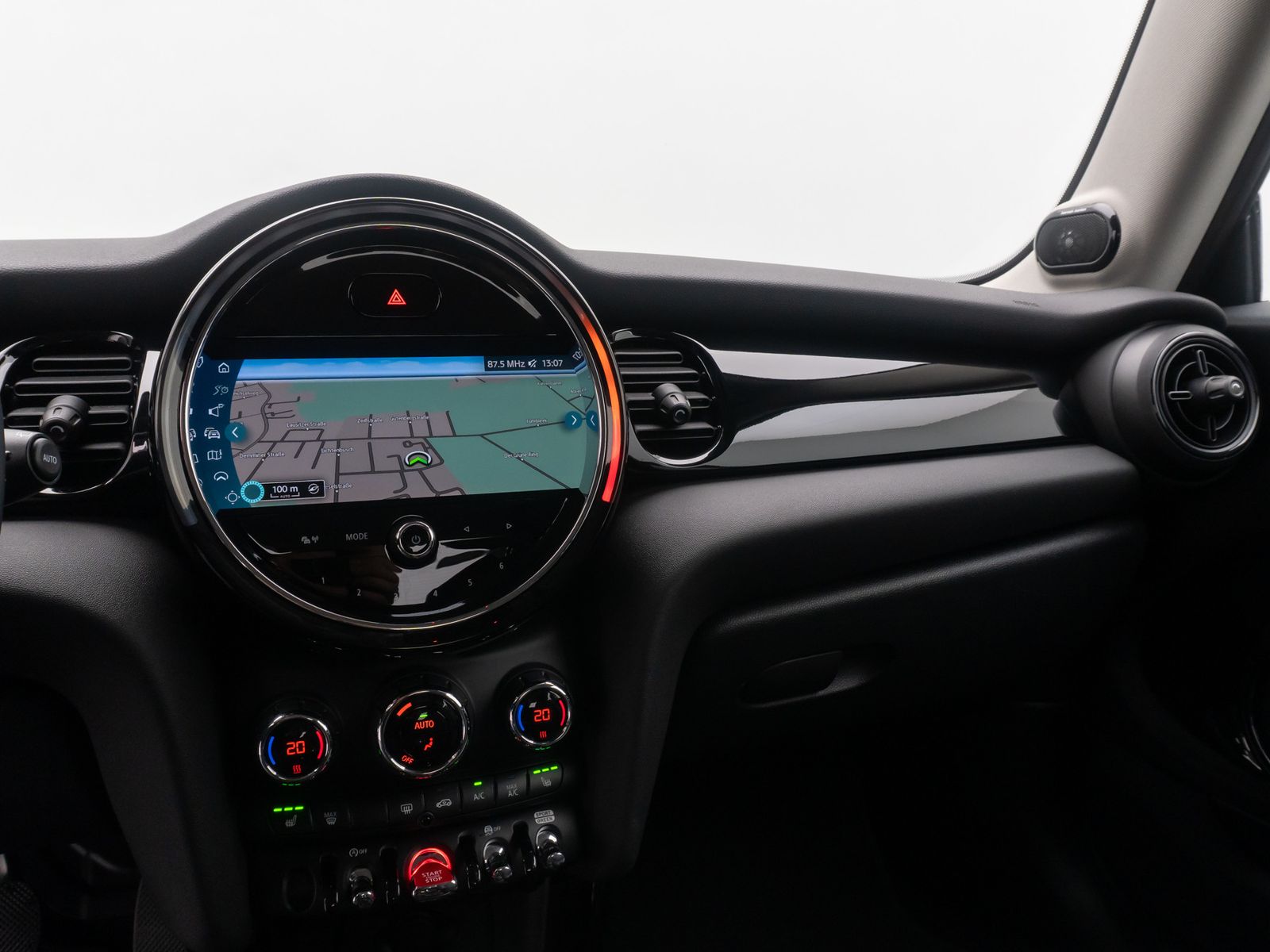 Fahrzeugabbildung MINI ONE Classic Trim LED Navi Leder H/K Komfort DAB