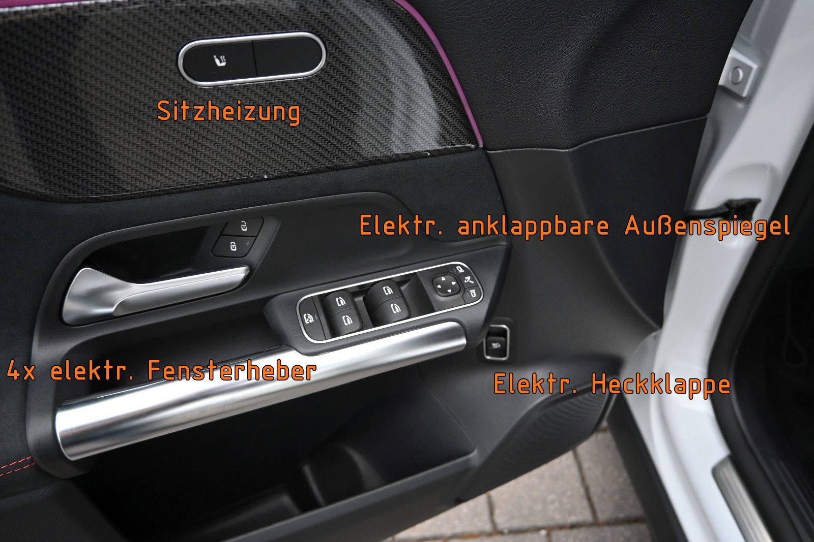 Fahrzeugabbildung Mercedes-Benz GLA 250 DCT AMG Line °DISTRONIC°HUD°STANDHEIZUNG