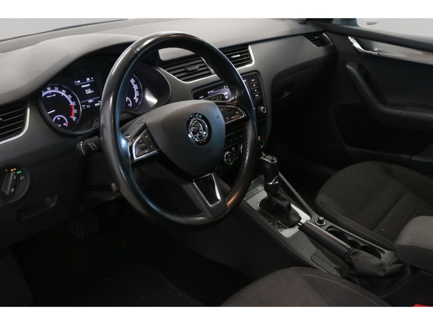 Fahrzeugabbildung SKODA Octavia Combi Soleil Händler/Export
