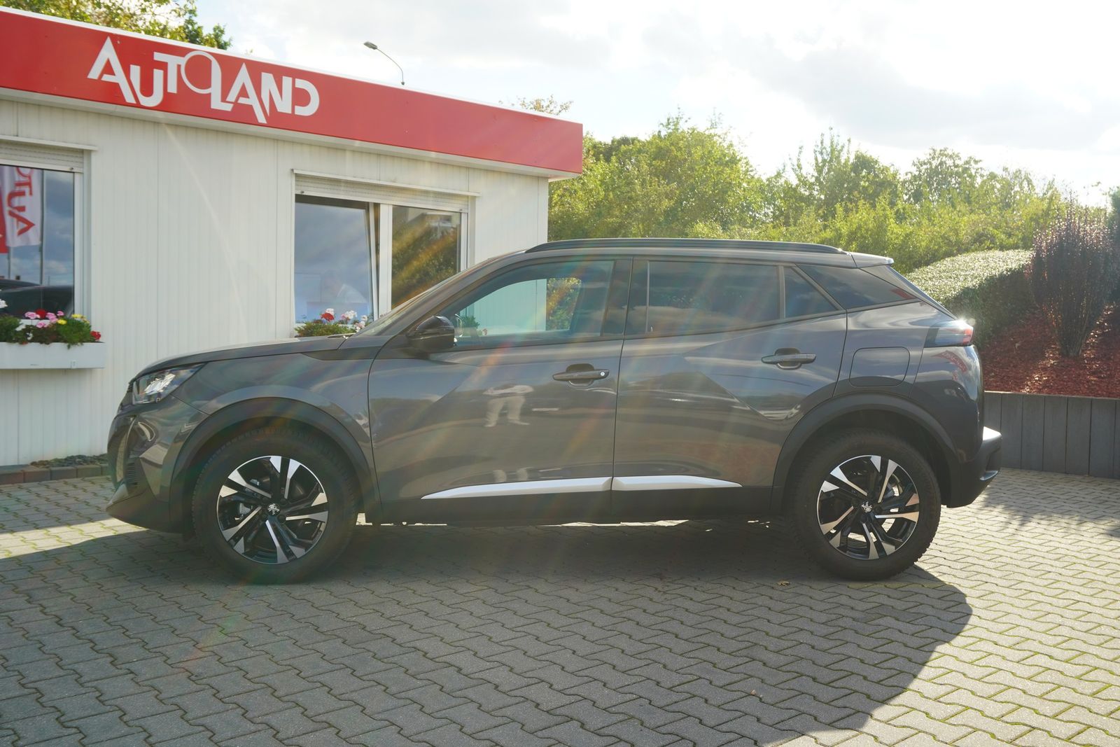 Peugeot 2008 1.2 PureTech Allure LED Navi Sitzheizung imagem 3