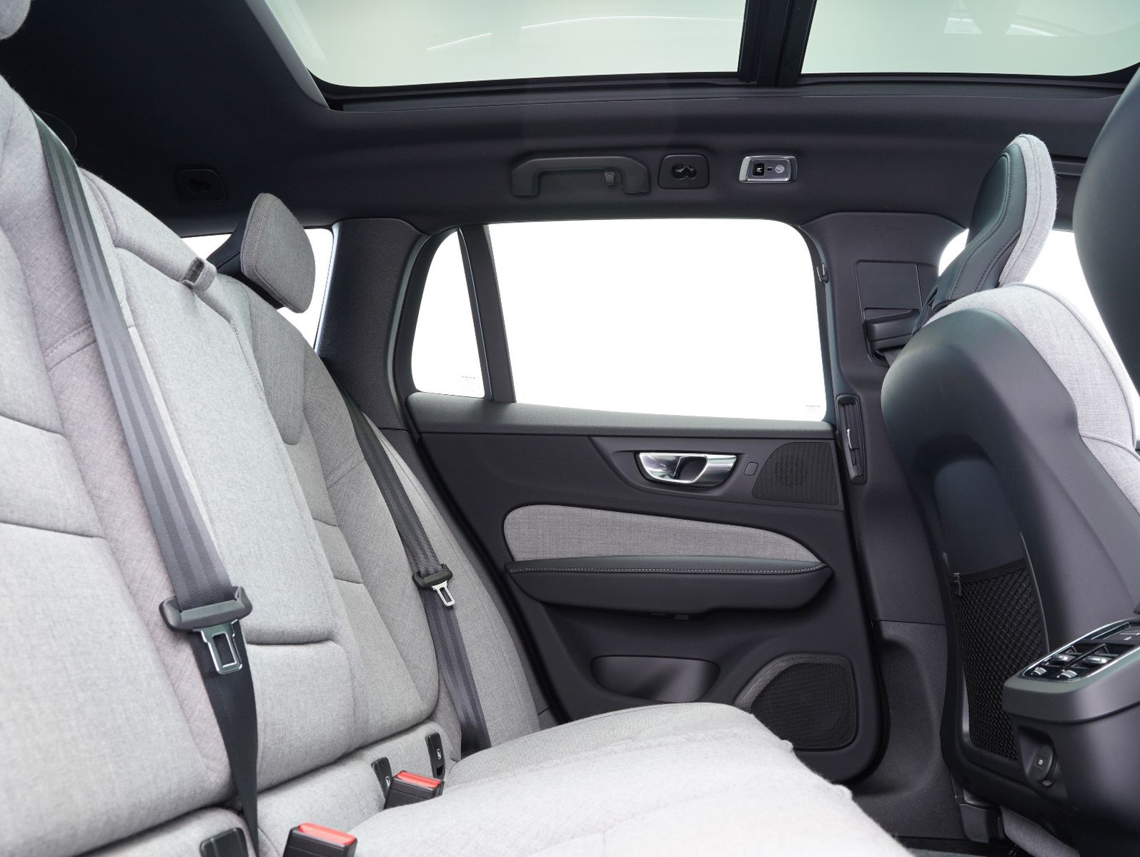 Fahrzeugabbildung Volvo V60 Kombi B4 B Plus Bright LED/PANO/LM19"/360°
