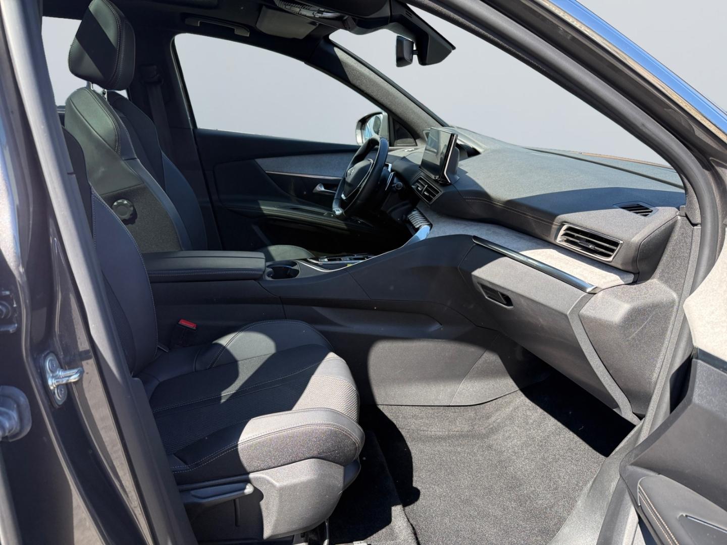 Peugeot 3008 1.6 Hybrid4 300 GT (Plug-In) *Pano*CAM*ACC*