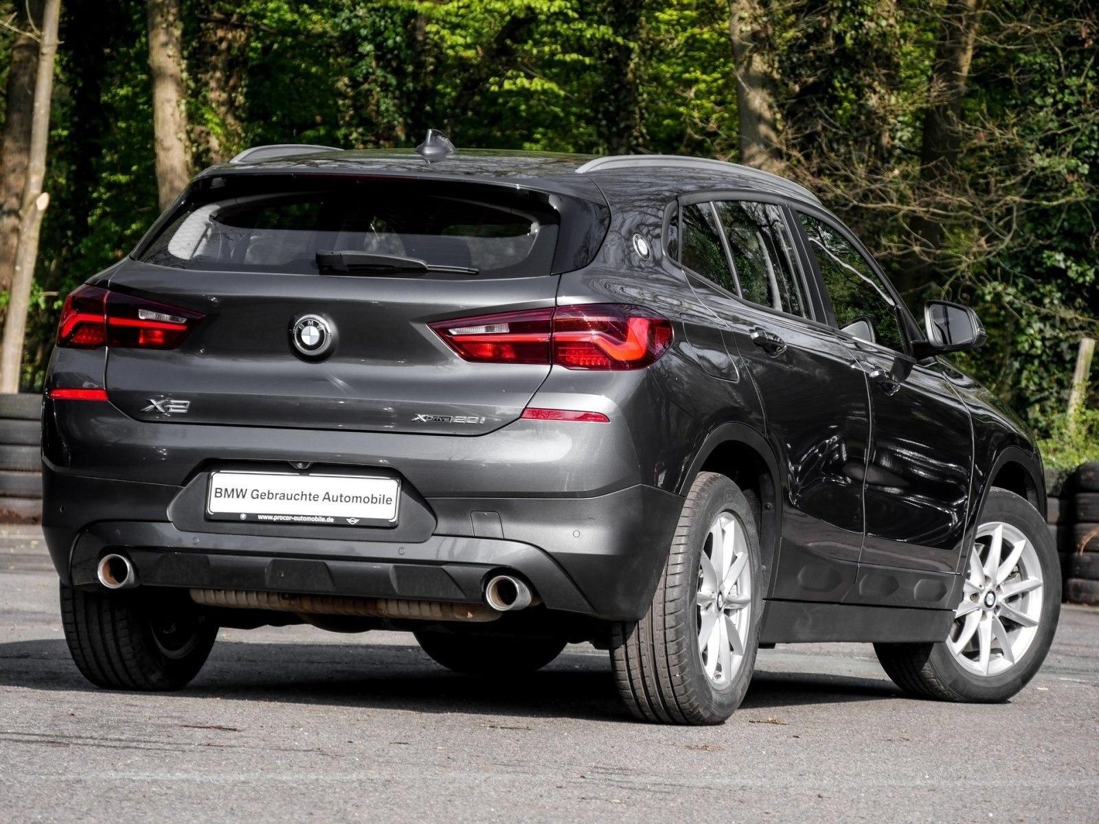 BMW X2 xDrive20i ADVANTAGE+PANO+AHK+RFK+DA+NAVI