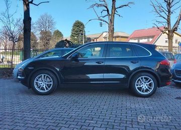 Porsche Cayenne - 4