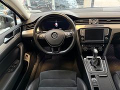 VW Passat Highline 2.Hand/DSG/ACC/AHK/MASSAGE/TOP!