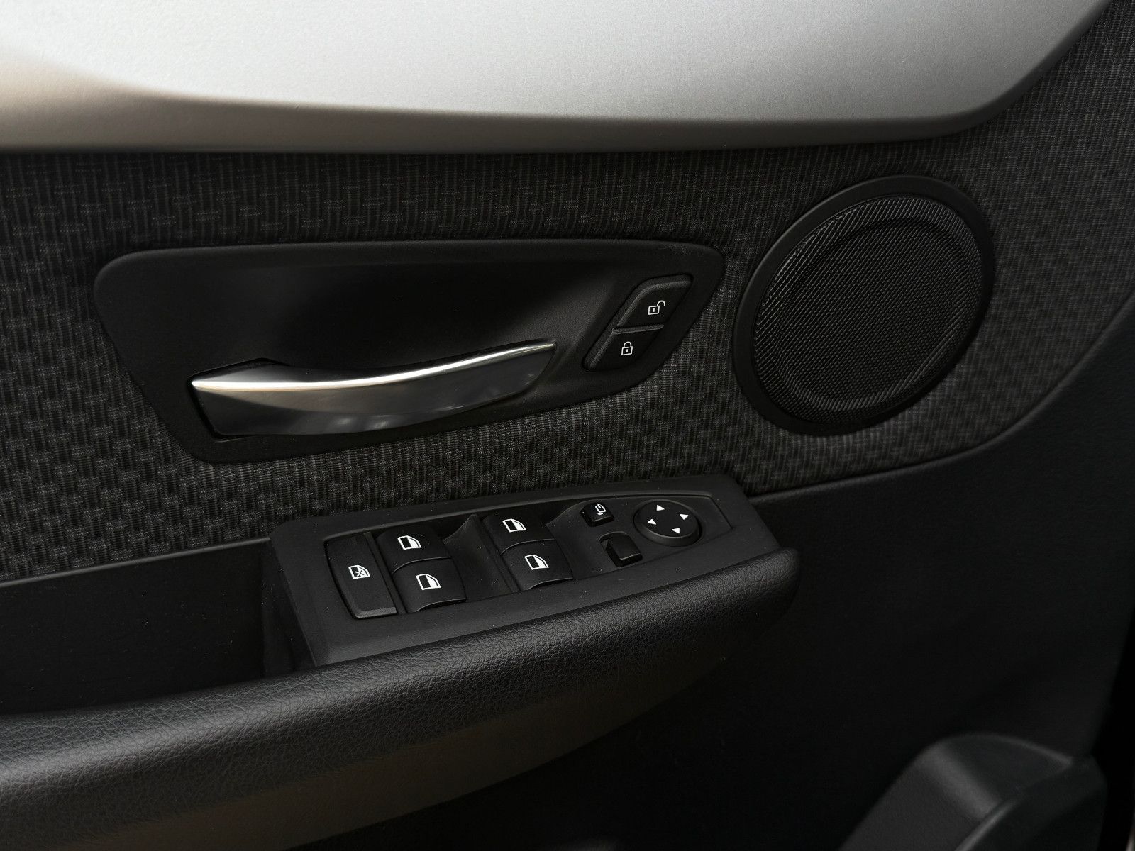 Fahrzeugabbildung BMW 218 Active Tourer Advantage GRA LED PDC SHZ