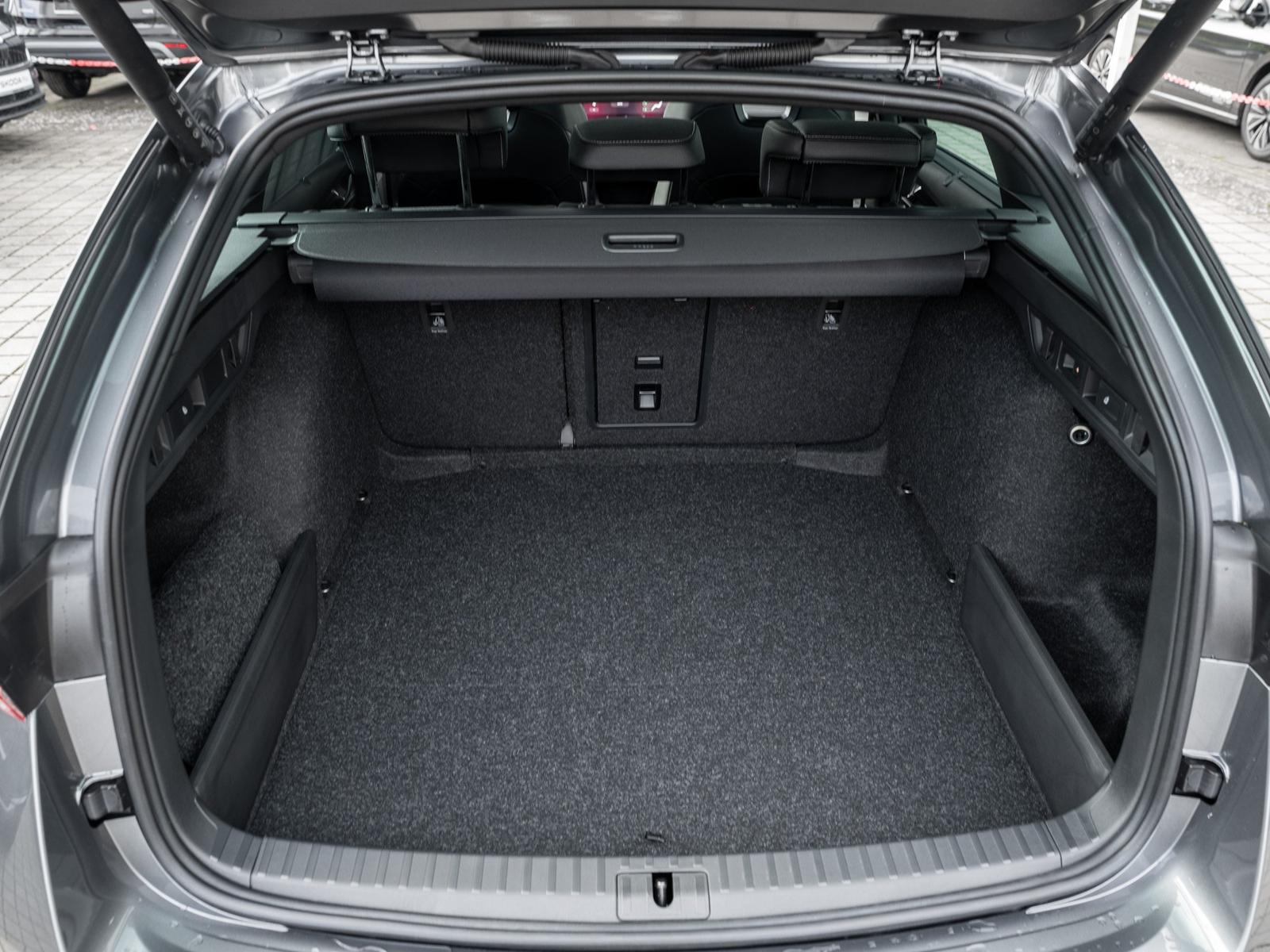 Skoda Octavia Combi Sportline 2.0 TSI DSG 4x4 AHK Pano
