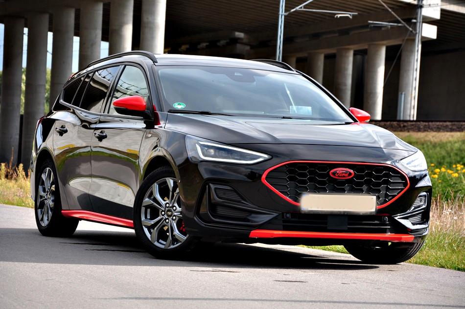 Ford Focus Turnier ST-Line X HUD Panorama