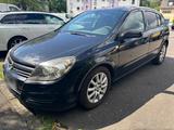 Opel Astra 1.7 - Opel Astra aus 2004 mit Diesel-Antrieb