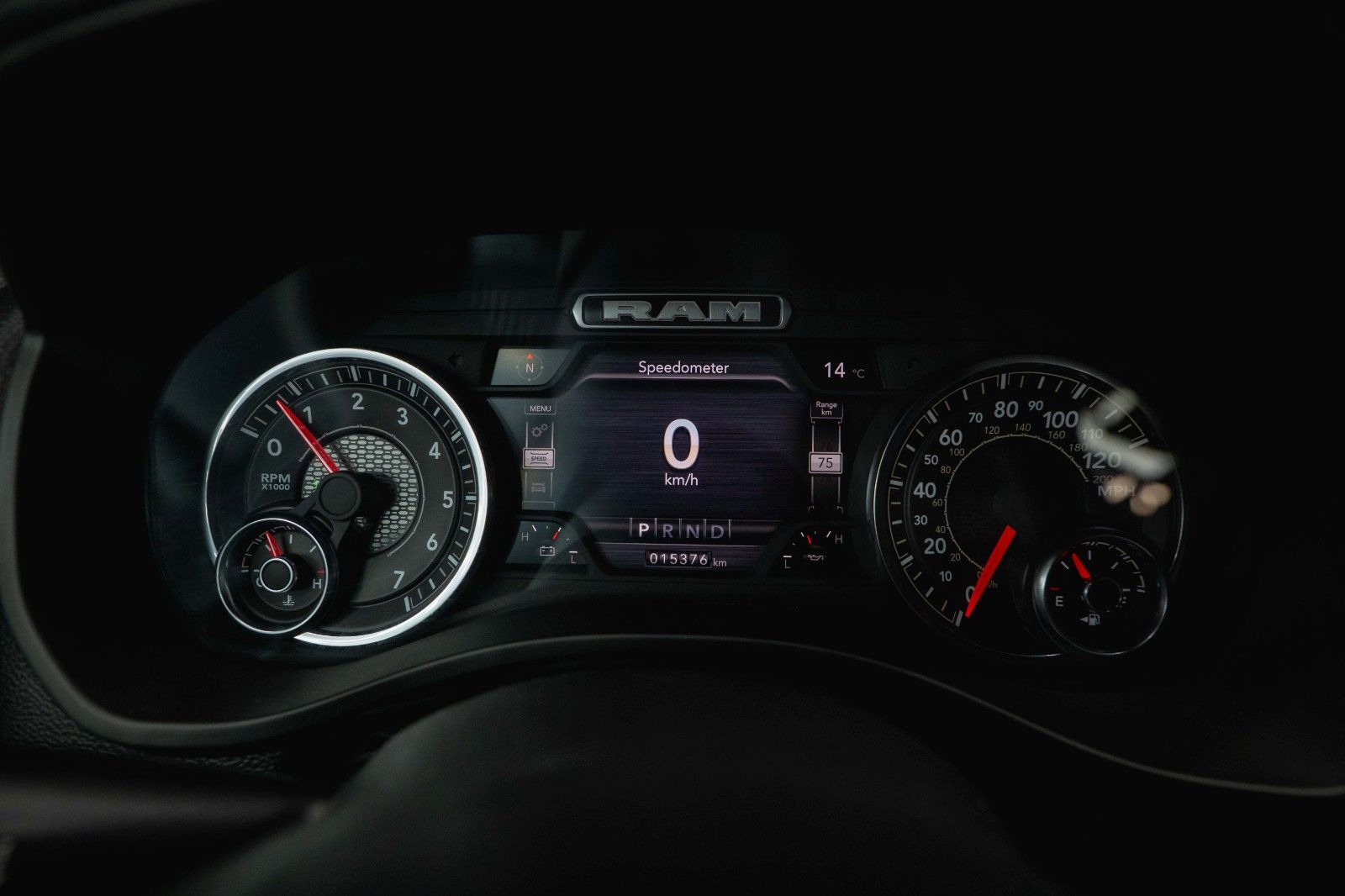 Fahrzeugabbildung Dodge RAM 5.7 V8 HEMI 4x4 OFFROAD Night LARAMIE 19%