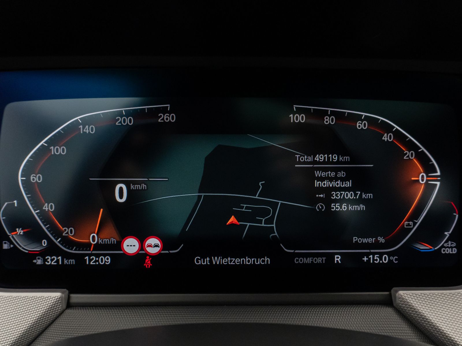 Fahrzeugabbildung BMW 118i Panorama Kamera Lenkrhzg DAB Komfort Sport