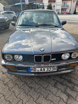 BMW 323 E30 - BMW 323 mit Benzin-Antrieb: Coupe, Schaltgetriebe
