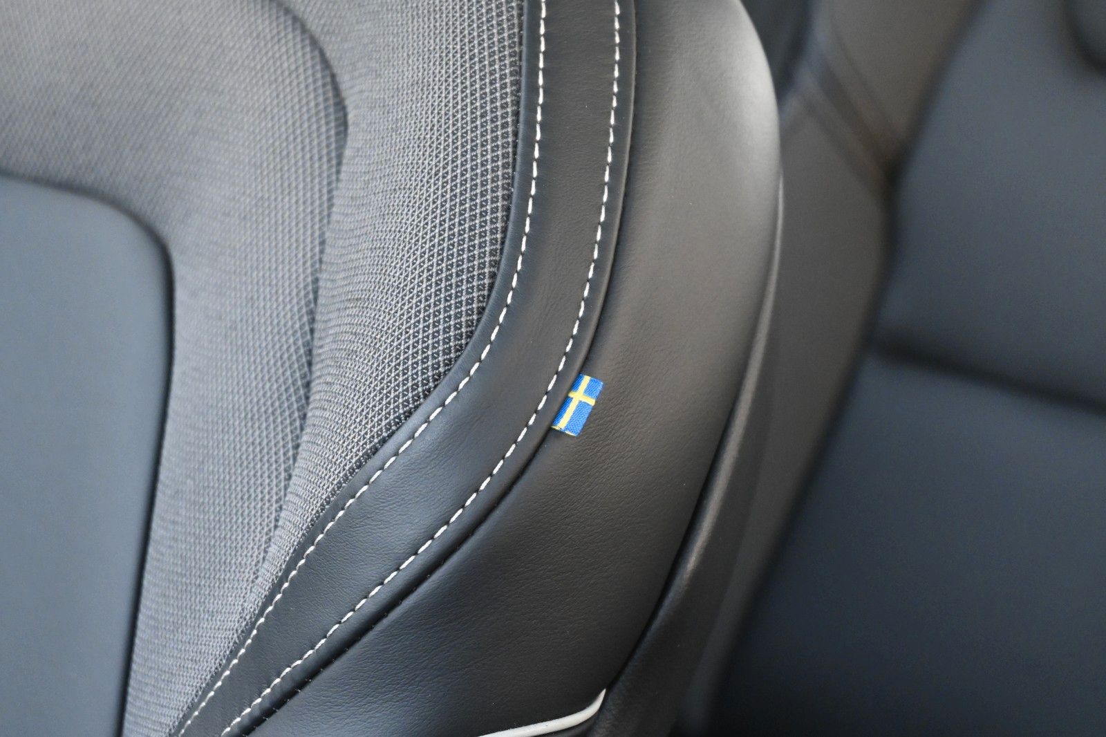 Fahrzeugabbildung Volvo XC60 T8 Ultimate Dark AWD*AHK*360°*PANO*