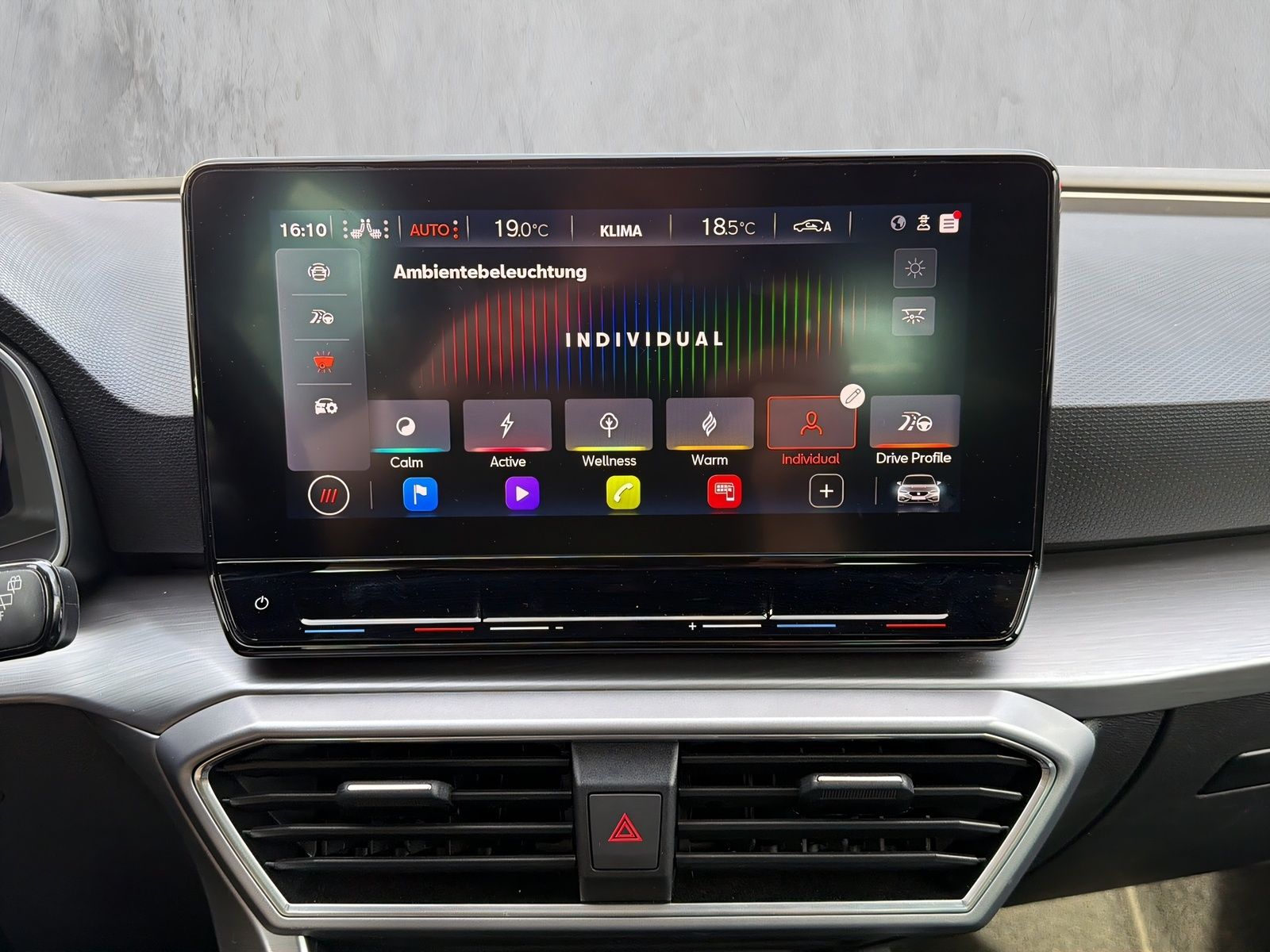 Fahrzeugabbildung SEAT Leon FR DSG NAVI BEATS ACC LED WINTER PAKET PDC