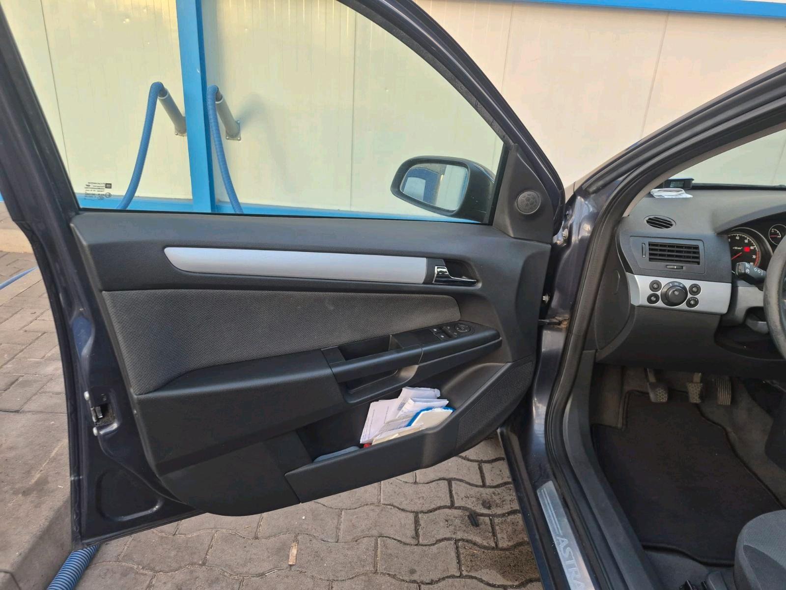 Opel Astra 2006 — photo 7