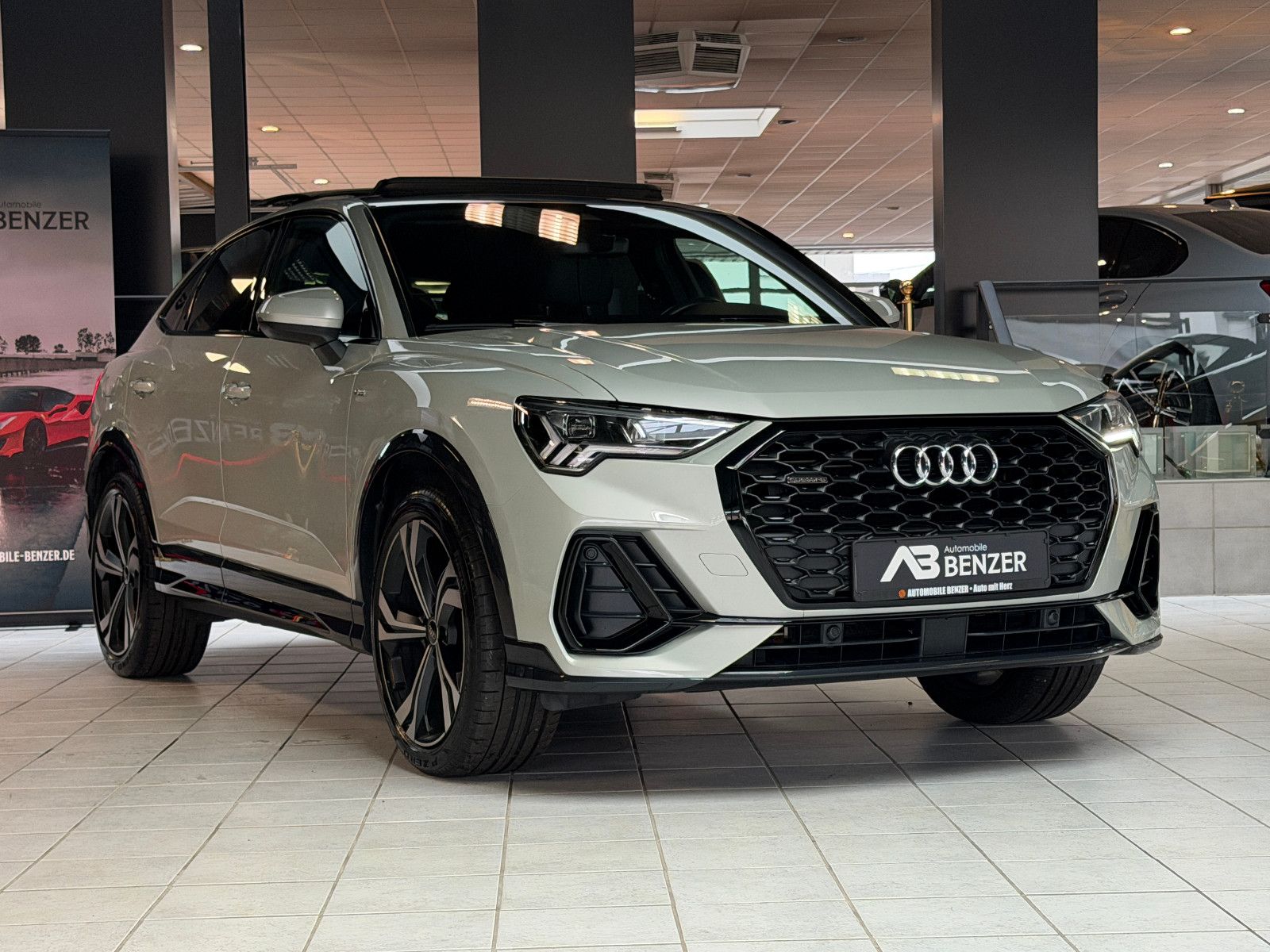 Fahrzeugabbildung Audi Q3 Sportback 45 TFSI quattro S line/PANORAMA/
