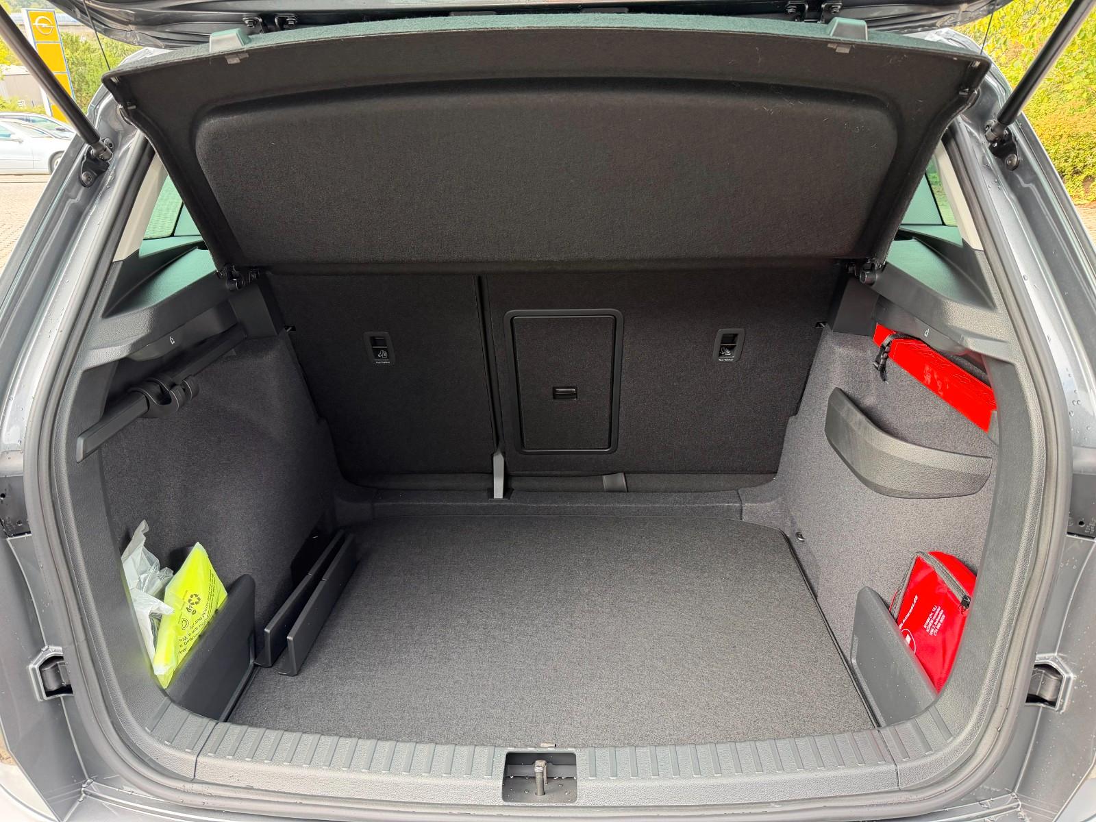 Skoda Karoq 1.5DSG Selection Navi+LED+Kamera+AHK