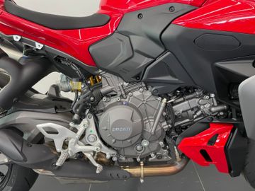 Ducati Streetfighter V2S