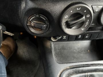 Toyota Hilux - 10