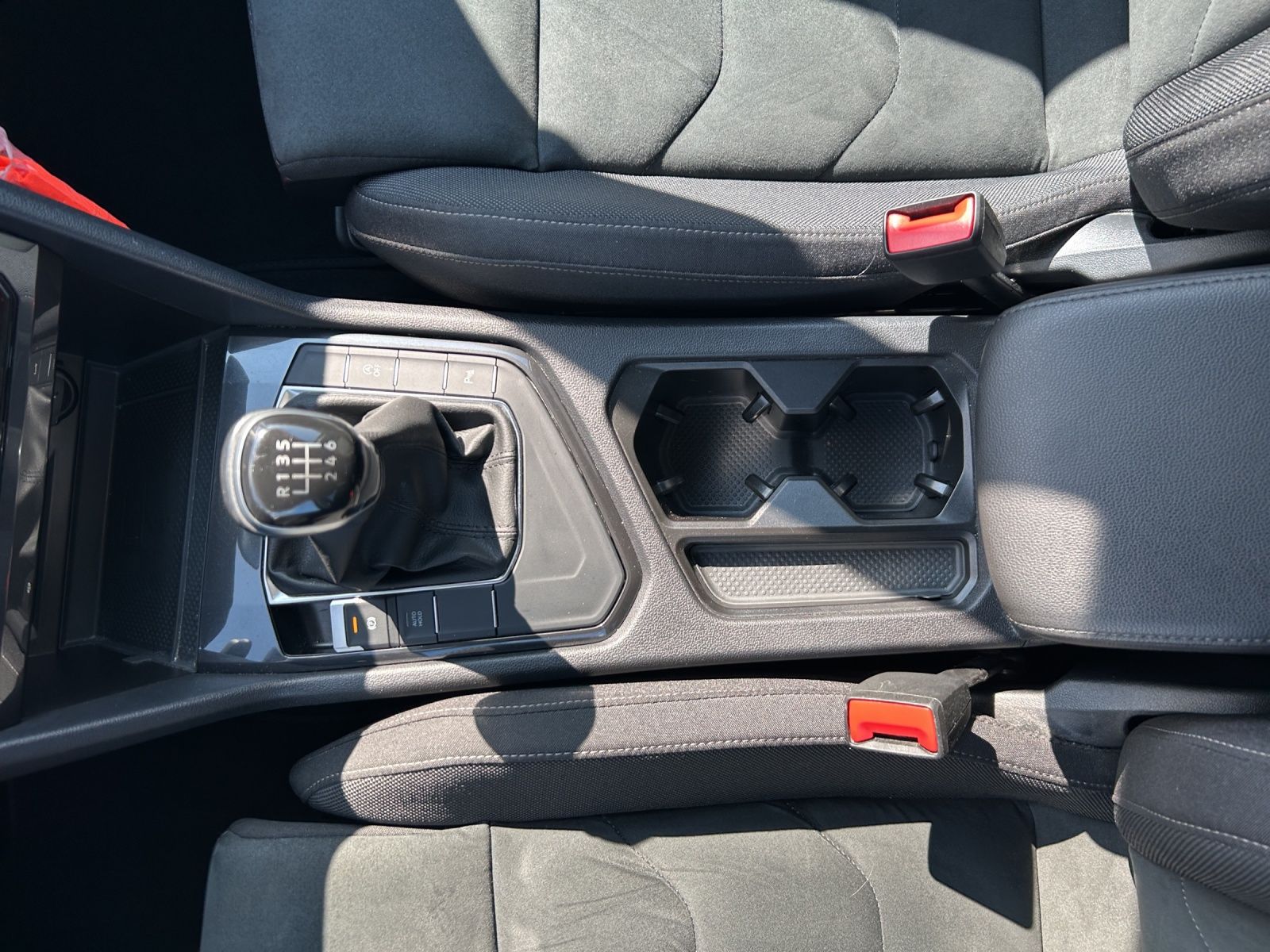 Fahrzeugabbildung Volkswagen Tiguan Allspace Life TDI IQ.Light ACC AHK SH LRH