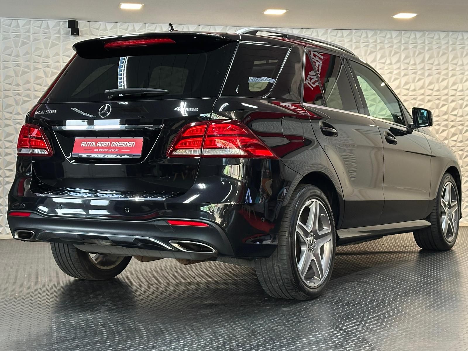 MERCEDES-BENZ GLE500 AMG 4M* LED#PANO#360#AHK#4xSHZ#ACC#SPUR - Image 8