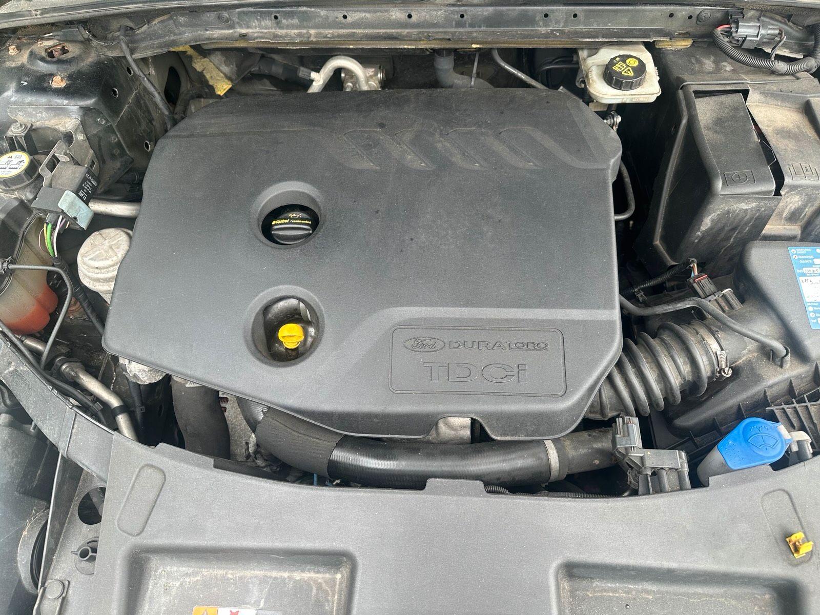 Ford Mondeo 2011 — photo 10
