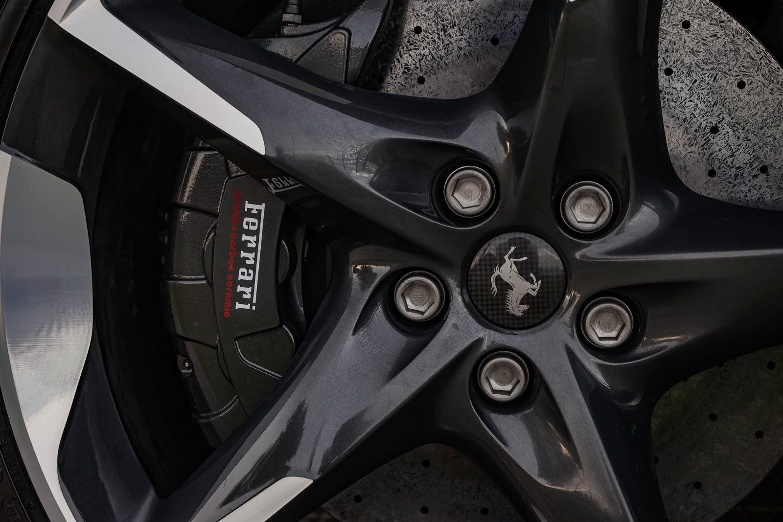 Ferrari Purosangue V12 DCT 4WD CARBON/BURMESTER/FULL OPT imagem 3