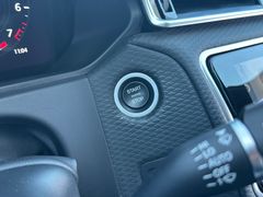 LAND ROVER Range Rover Velar P250 R-Dynamic SE 4X4*LED*DAB