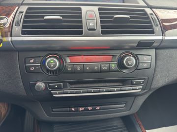 BMW X5 xDrive50i Panorama+Leder+Headup+AHK 3500kg, Bild 18