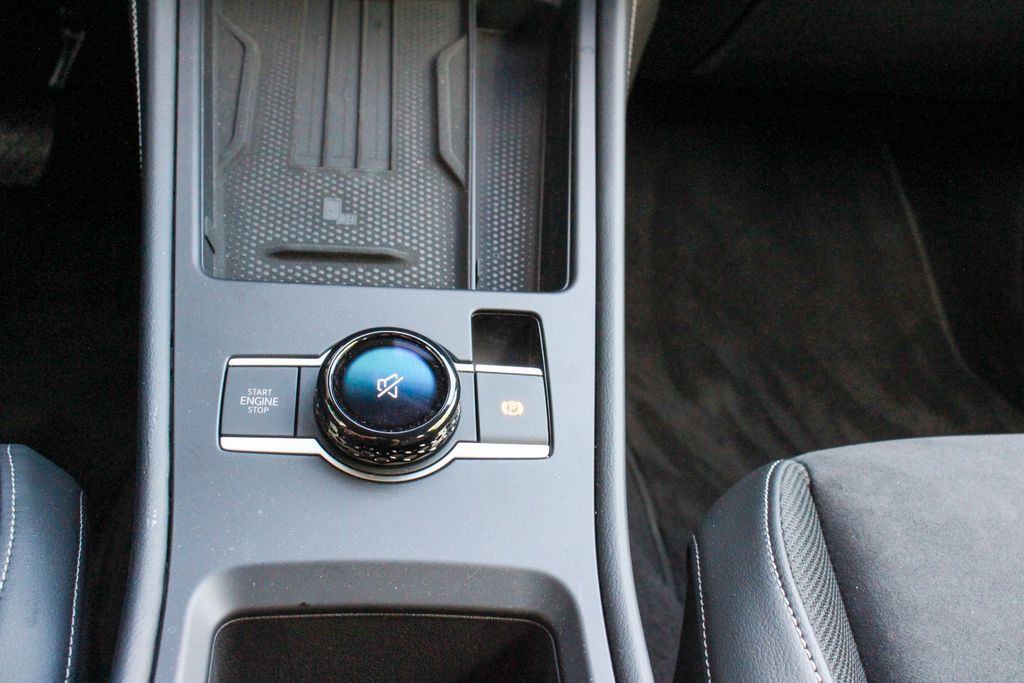 VW T-Roc 1.5 Black Style / DISCOVER/ 18"/ CARPLAY VW T-Roc 1.5 Black Style / DISCOVER/ 18"/ CARPLAY