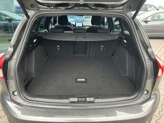 Fahrzeugabbildung Ford Focus Turnier 1.5 ST-Line X *LED*APP*TEMP*SHZ*18