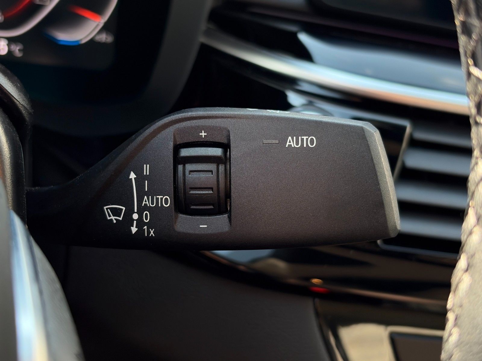 Fahrzeugabbildung BMW 540i Aut. Leder HuD Adap. LED CAM ACC H&K AHK