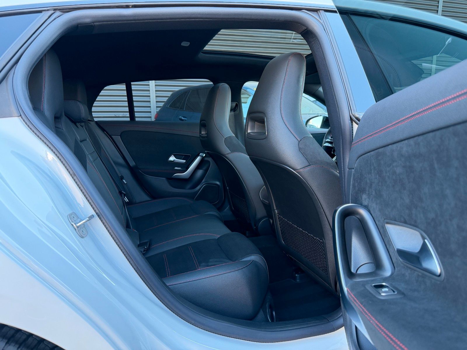 Fahrzeugabbildung Mercedes-Benz CLA 220d SB AMG+Pano+Distr+AHK+Night+Ambiente