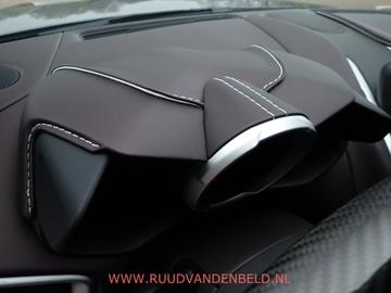 2019 Aston Martin DBS — миниатюра 14