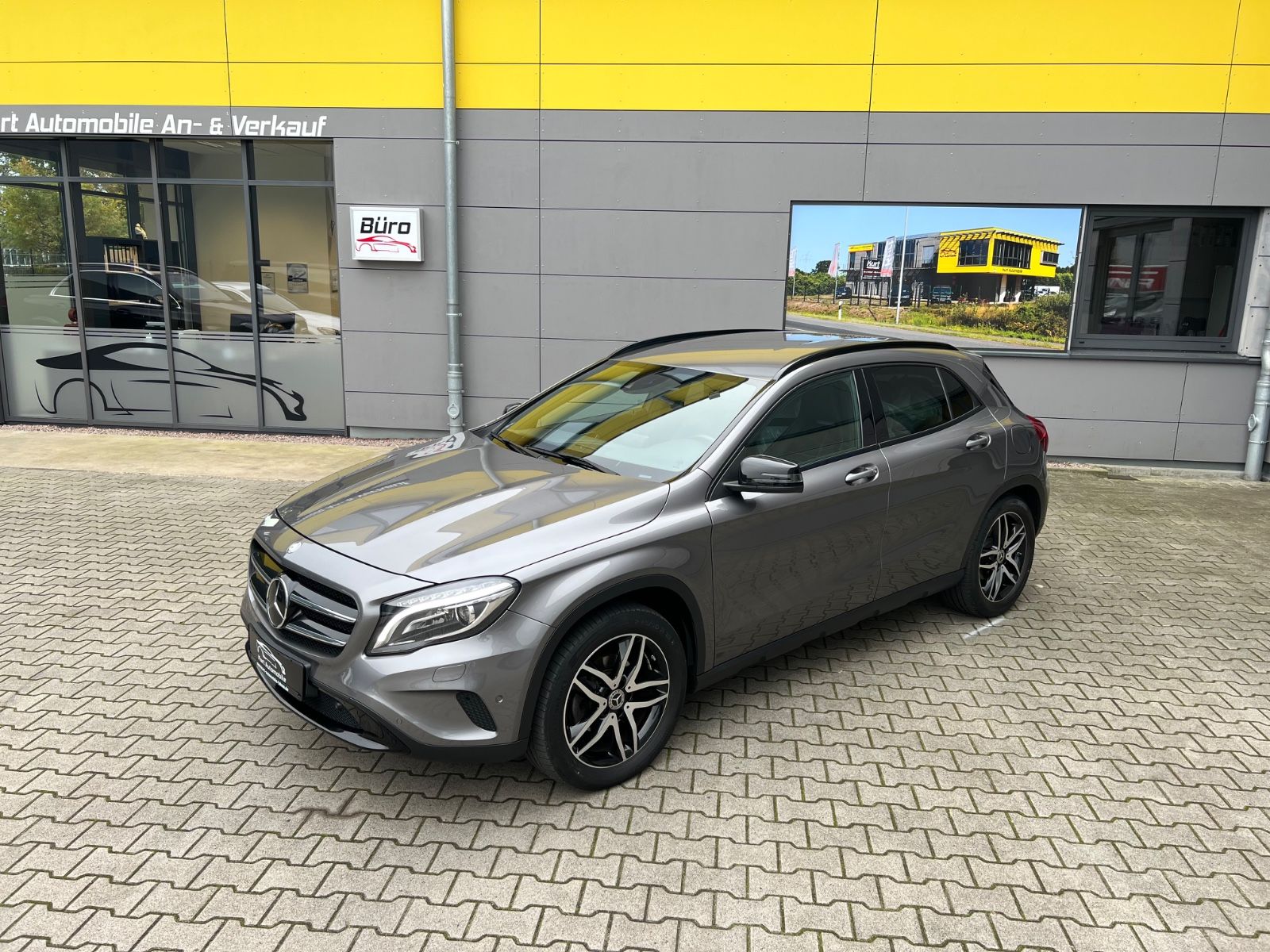 MERCEDES-BENZ GLA 200 CDI /HARMAN KARDON/8xBEREIFT/MEMORY