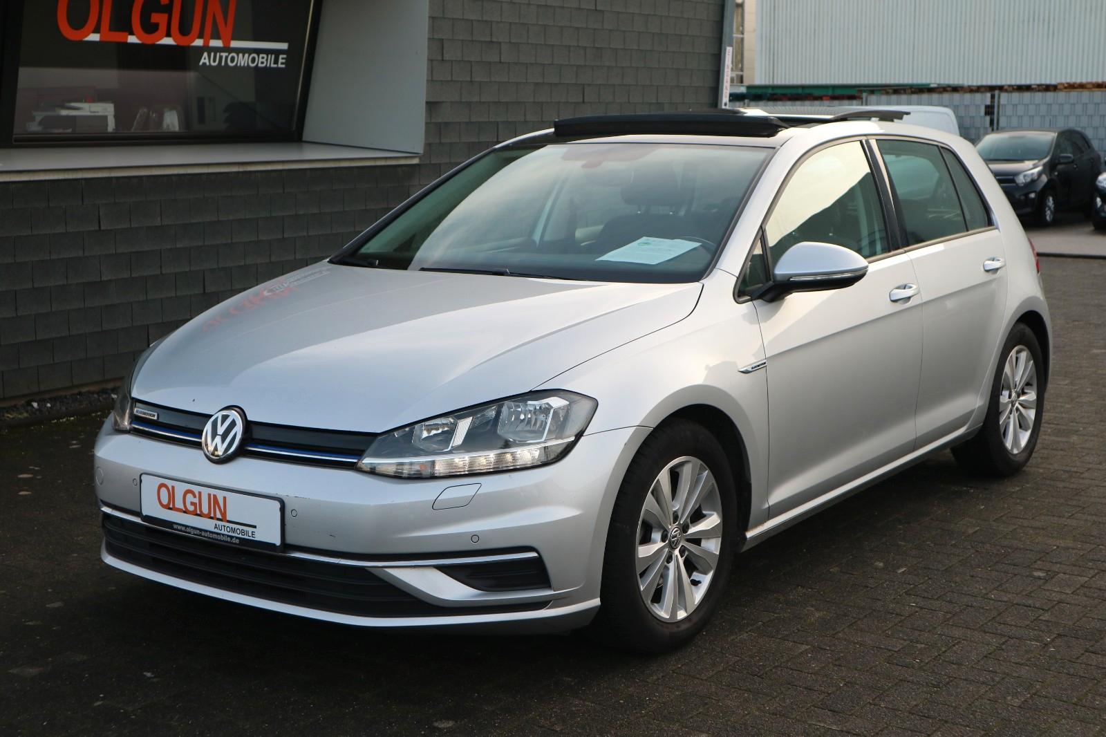 Volkswagen Golf VII Lim. Comfortline *PANO*NAVI*SHZ*