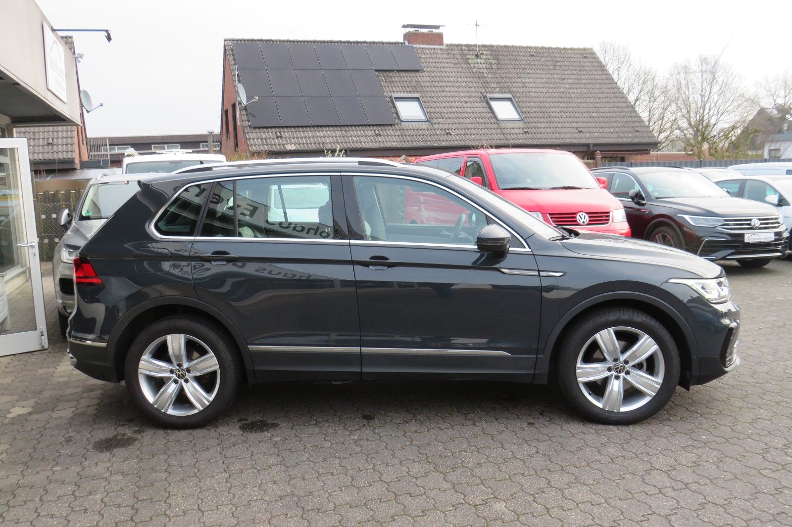 Fahrzeugabbildung Volkswagen Tiguan TSI DSG ELEGANCE 19-ZOLL MATRIX 360` 1.HD