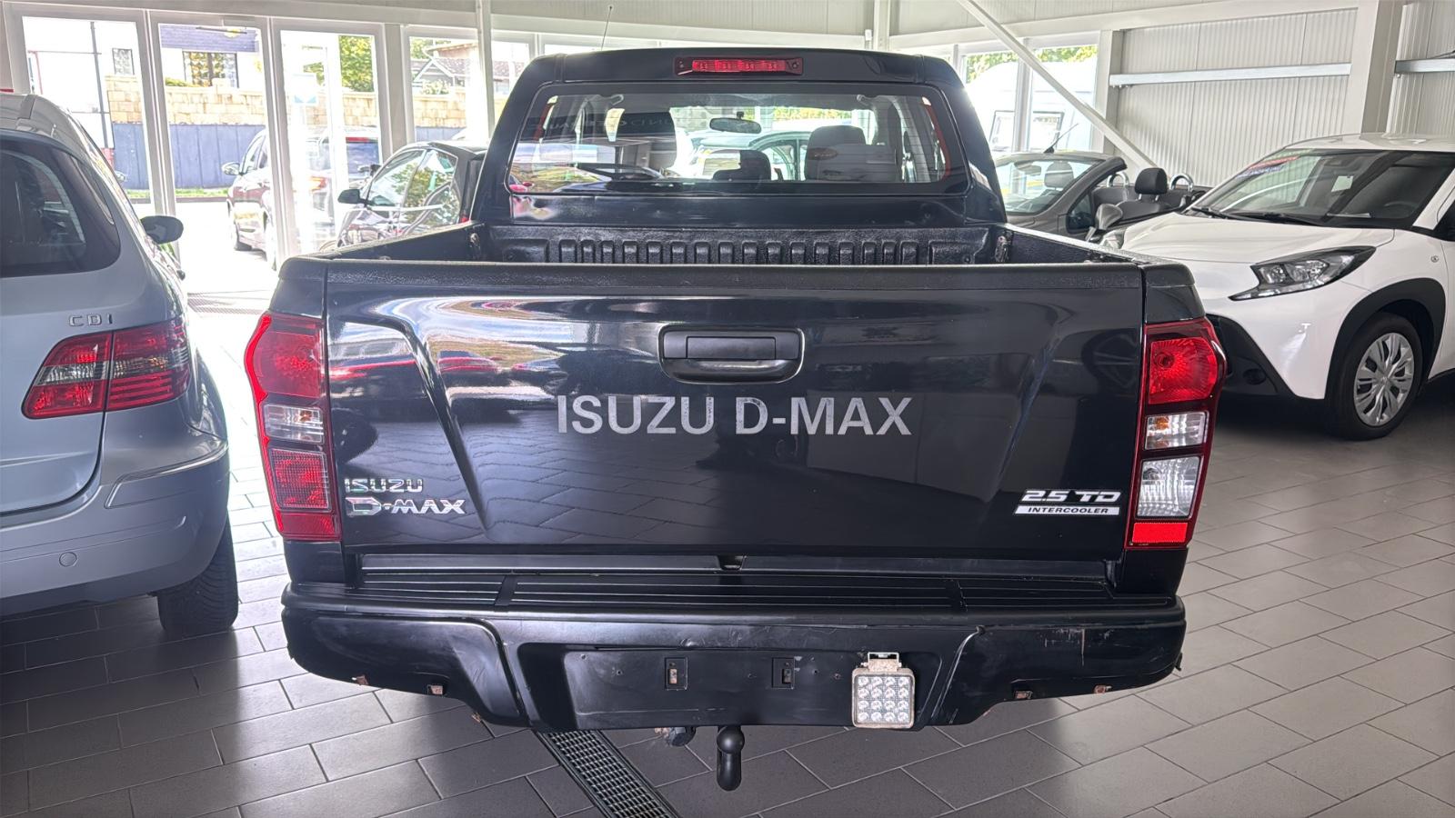 Isuzu D-Max 2.5 TD 136ch 4x4 - 1ère main - Climatisation - Attelage -  Blocage de différentiel
