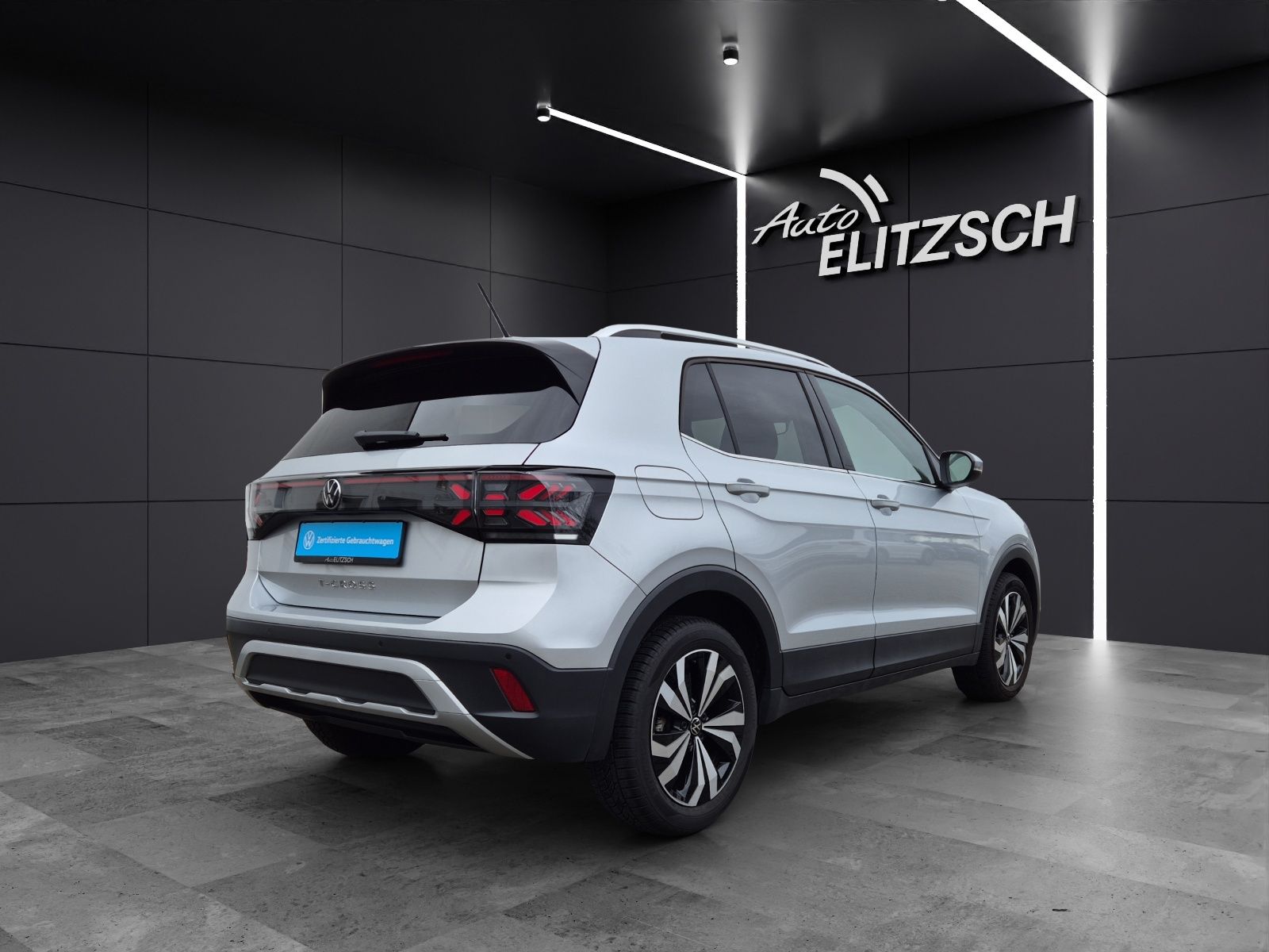 Fahrzeugabbildung Volkswagen T-Cross TSI Style Matrix Navi AID ACC PDC SH LM