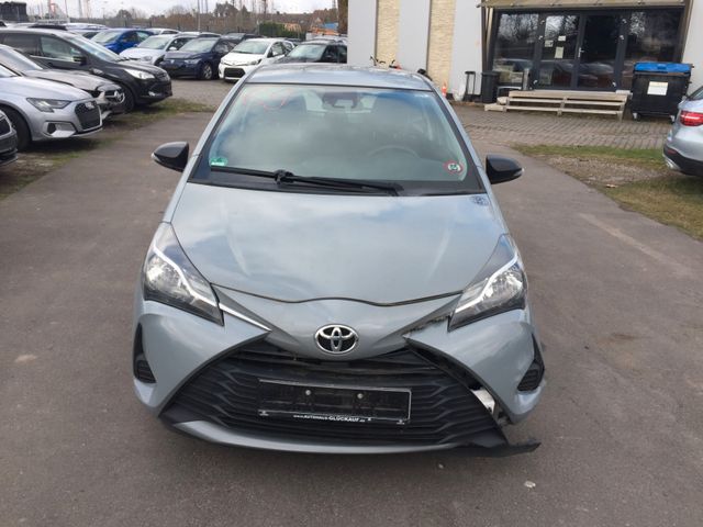 Toyota Yaris 1,0 Basis