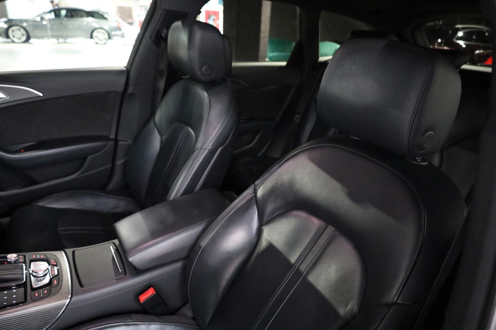 Fahrzeugabbildung Audi S6 Avant 4.0 TFSI *Panorama*Memory*K-Entry