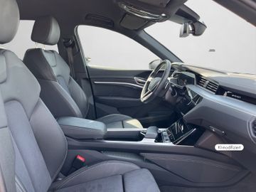 Audi Q8 e-tron - 4
